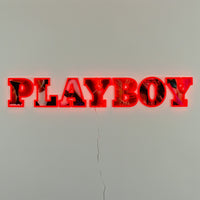 Playboy X Locomocean - Playboy Wortmarke Rot LED Wandmontage Neon (Vorbestellung)