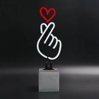 Neonzeichen 'Fingerherz'