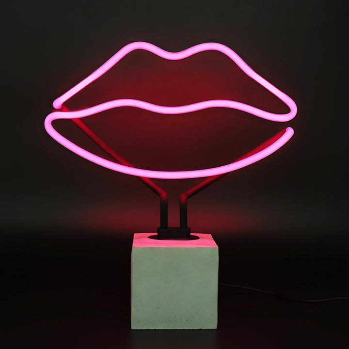 Neon 'Lips' Sign - Locomocean