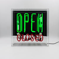 Großes Neonschild aus Glas 'Geöffnet / Geschlossen