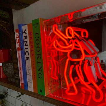 Panneau de boîte en néon 'Bookcase Man
