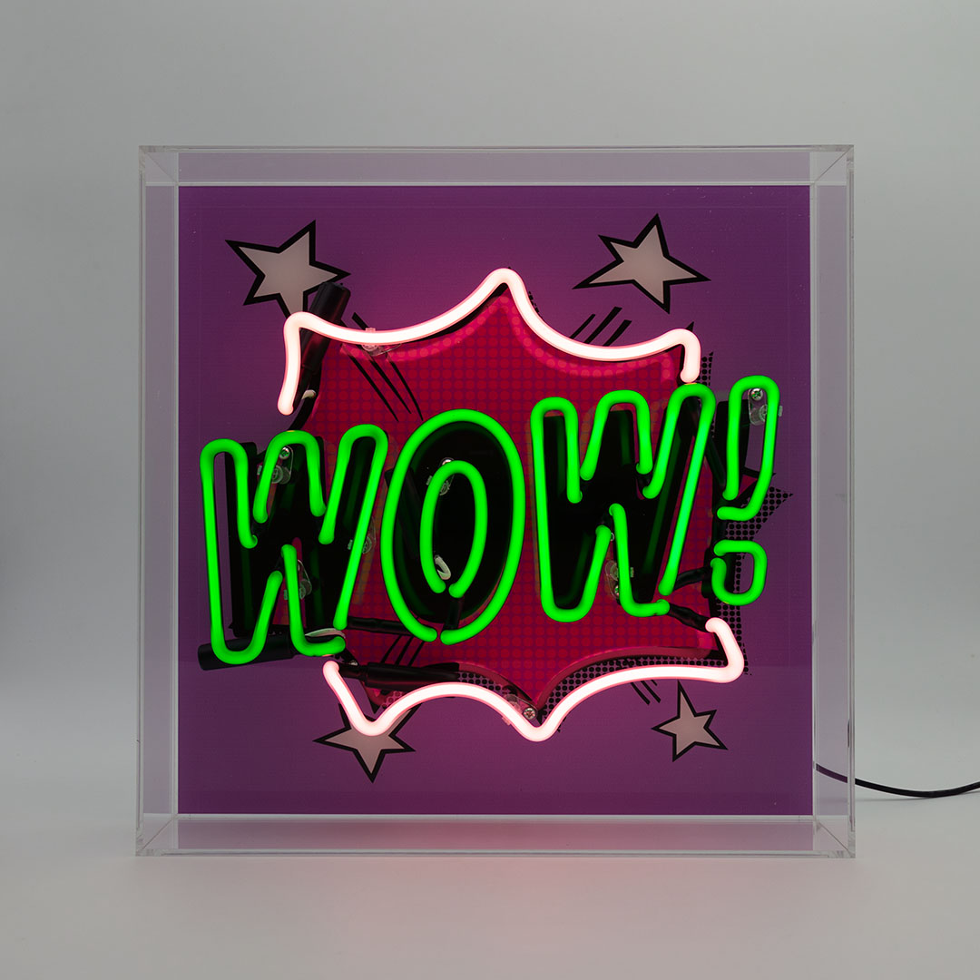 Panneau 'WOW' pour boîte en verre avec néon