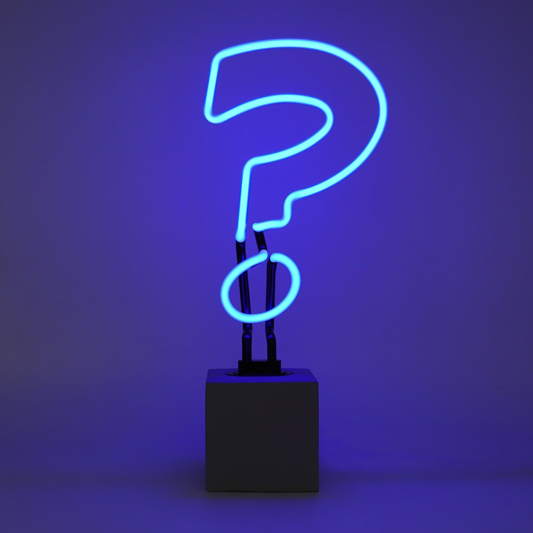 Segno al neon "punto interrogativo