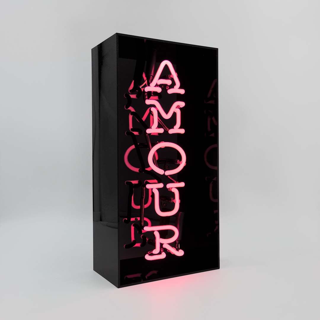 Enseigne néon en verre  'Amour' - Boîte Acrylique noir - à venir