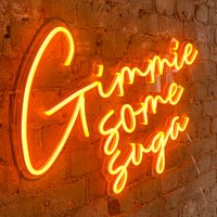 Cartel LED naranja para montaje en pared "Gimme Some Suga