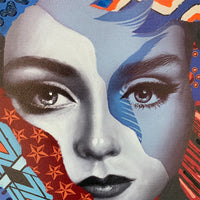 Pittura murale - Donna con piume